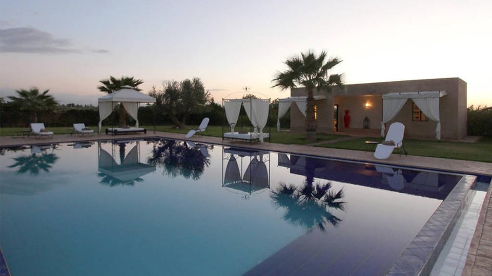 Swimming pool, Swimming pool