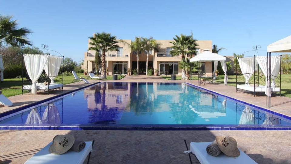 Swimming pool, Swimming pool