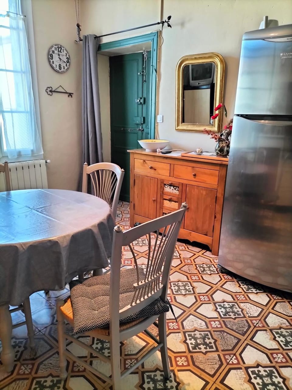 Kitchen or kitchenette, Dining area, minibar, pet friendly, kitchen