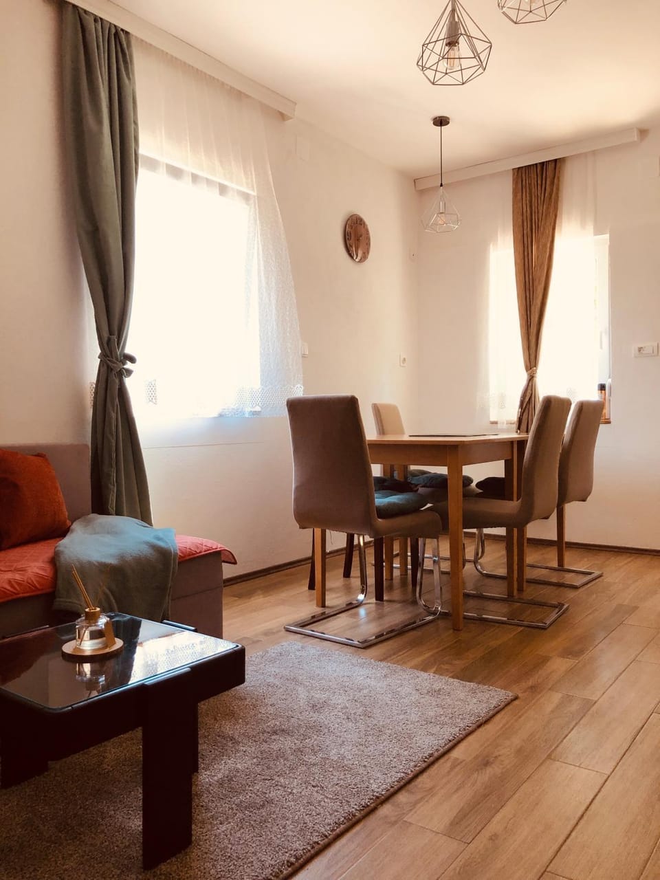 Living room, Seating area, Dining area