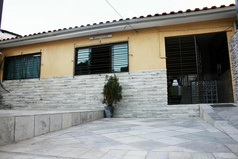 Facade/entrance, Balcony/Terrace