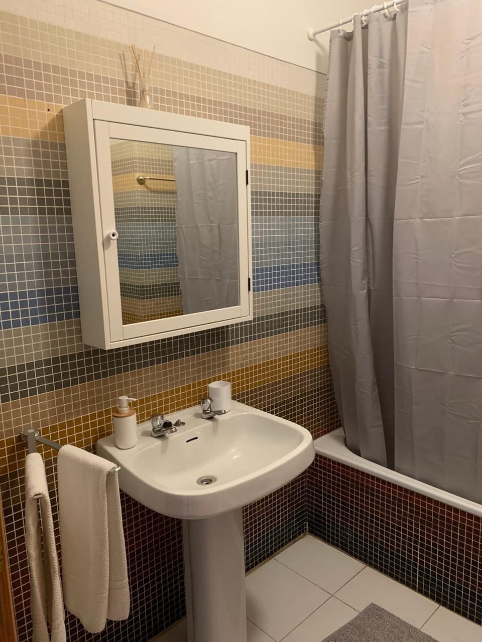 Bathroom, towels
