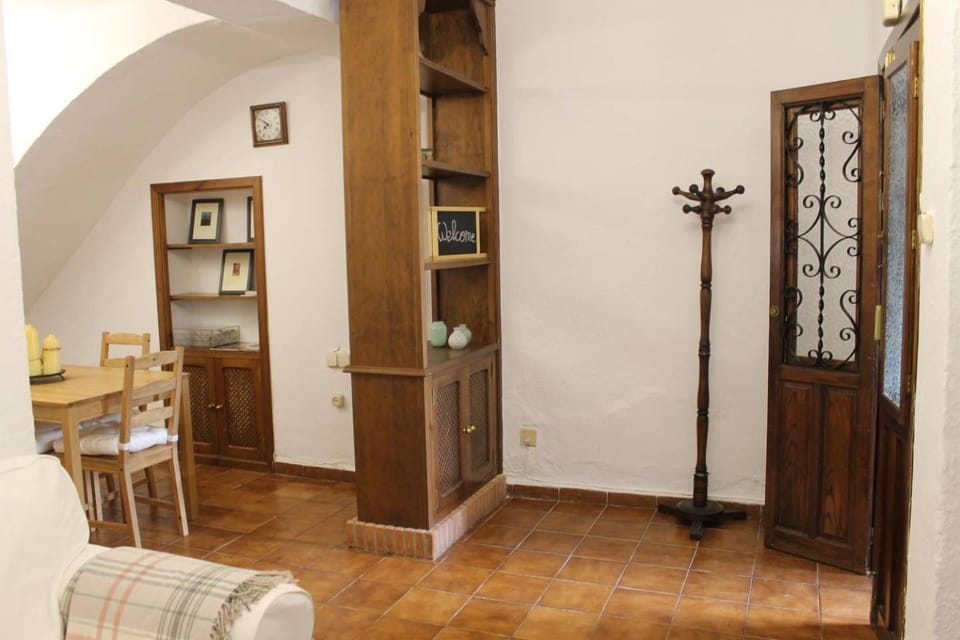 Communal lounge/ TV room, Lobby or reception