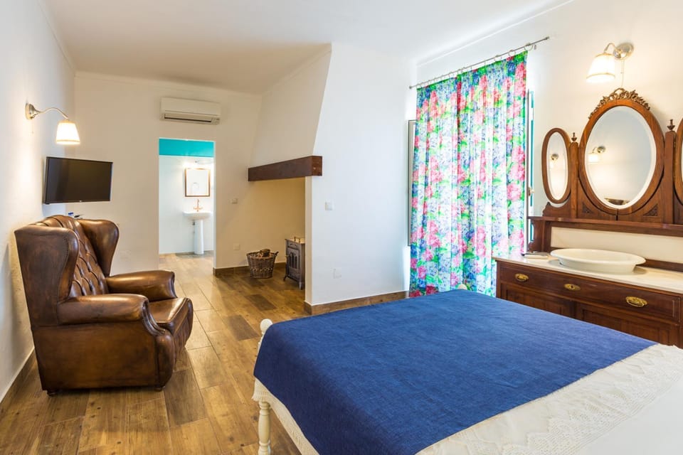 Hospedaria da Roda Bed and Breakfast in Évora District, Portugal