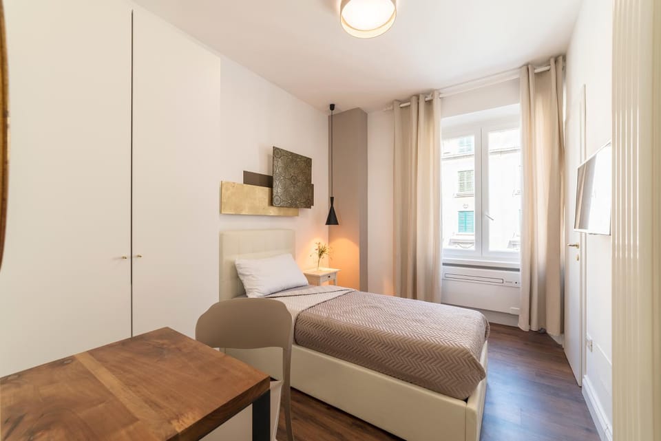 Bed, TV and multimedia, Photo of the whole room, Bedroom, hair dresser, wardrobe