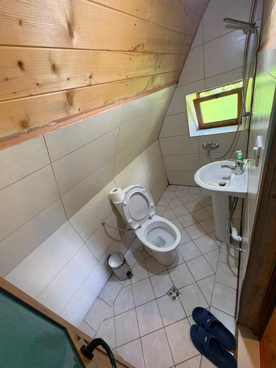 Guesthouse "Gjin Thana" Bed and Breakfast in Montenegro