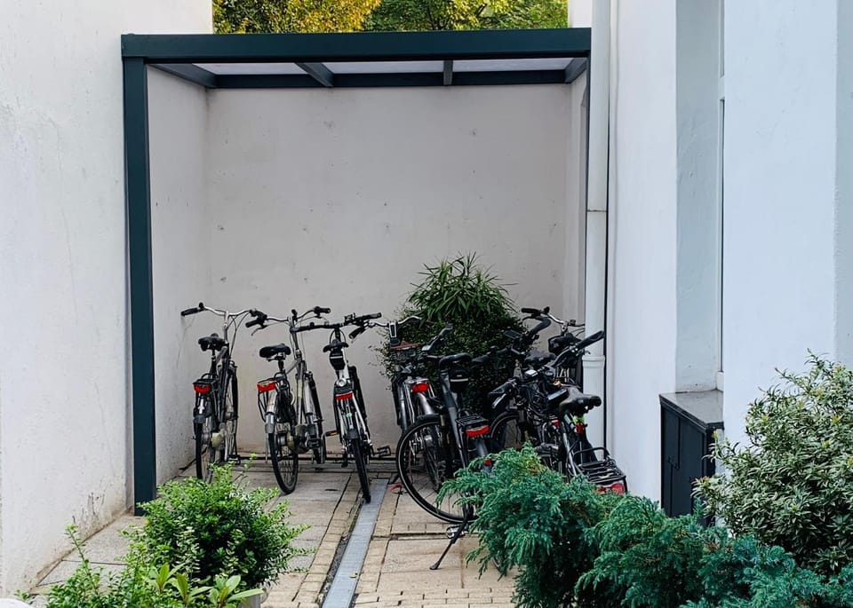 Balcony/Terrace, Cycling
