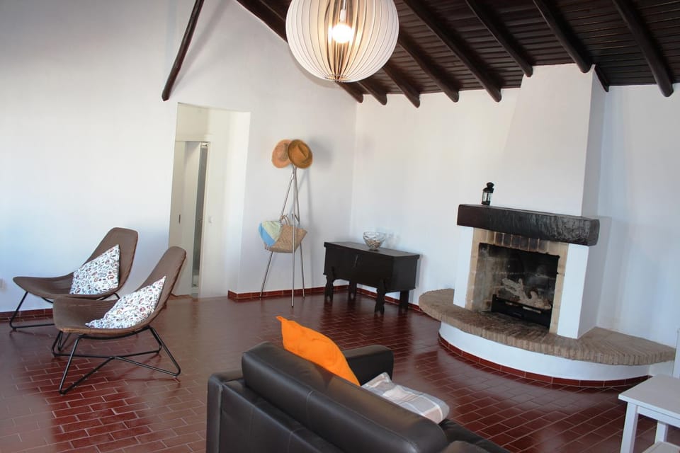 Communal lounge/ TV room, Living room, Seating area