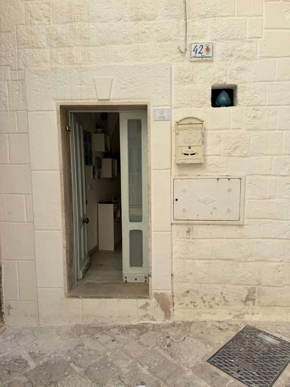 Property building, Facade/entrance