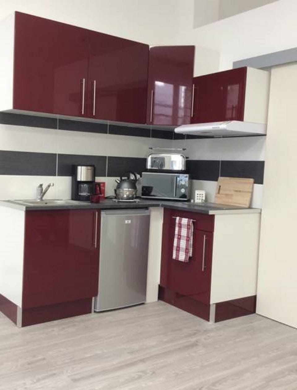 Kitchen or kitchenette