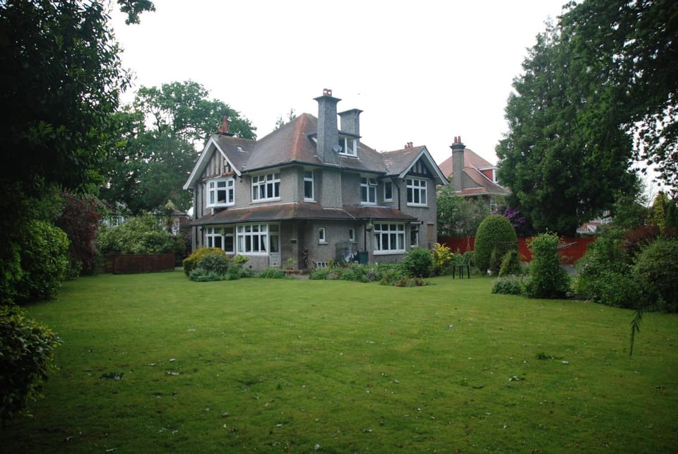 Property building, Bird's eye view, Garden