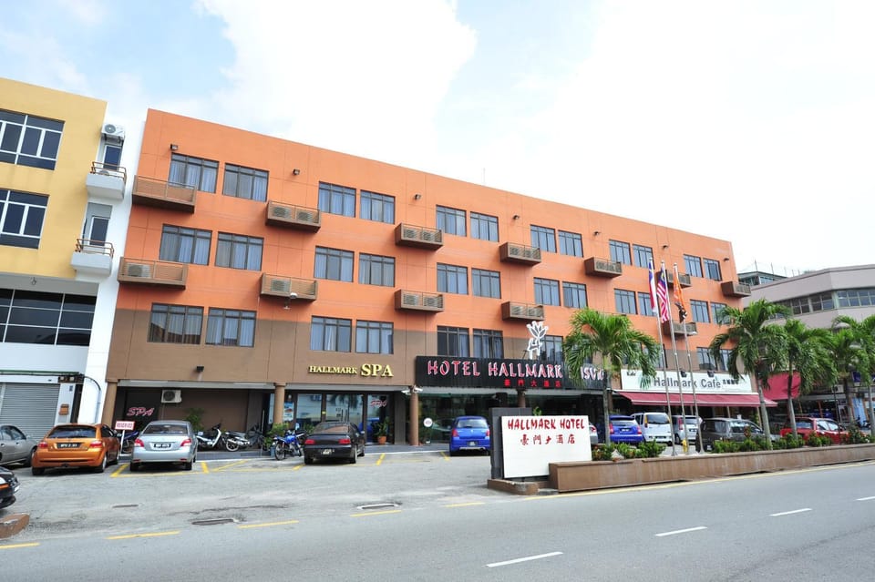 Property building, Facade/entrance, Area and facilities