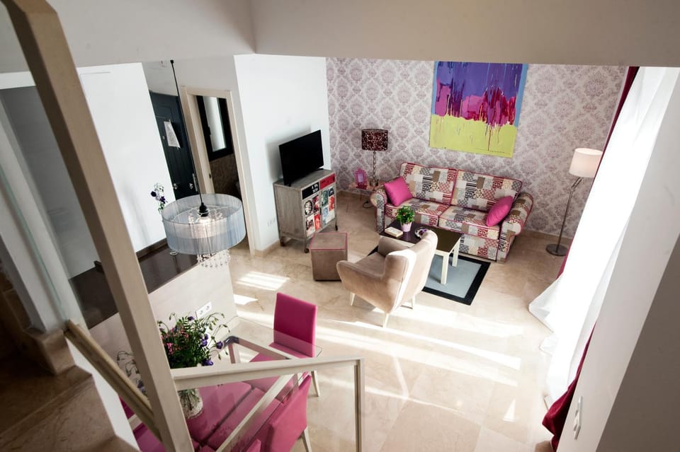 Living room, Seating area, Dining area