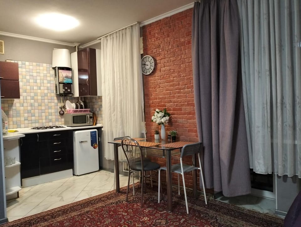 Dining area, Communal kitchen, stove, kitchen