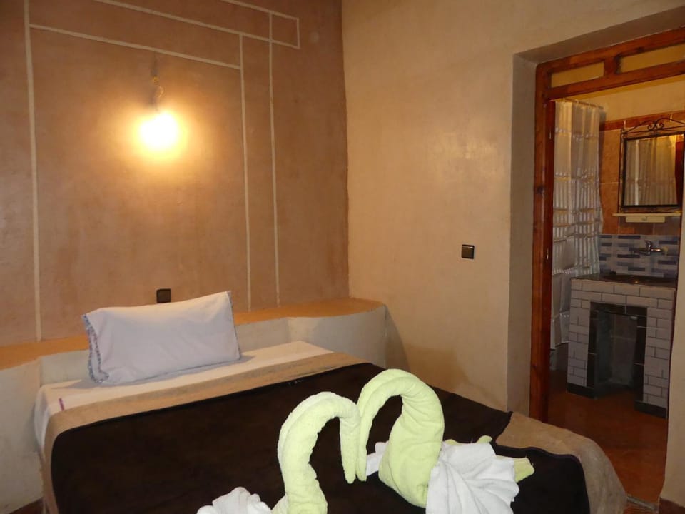 Bed, Photo of the whole room, towels