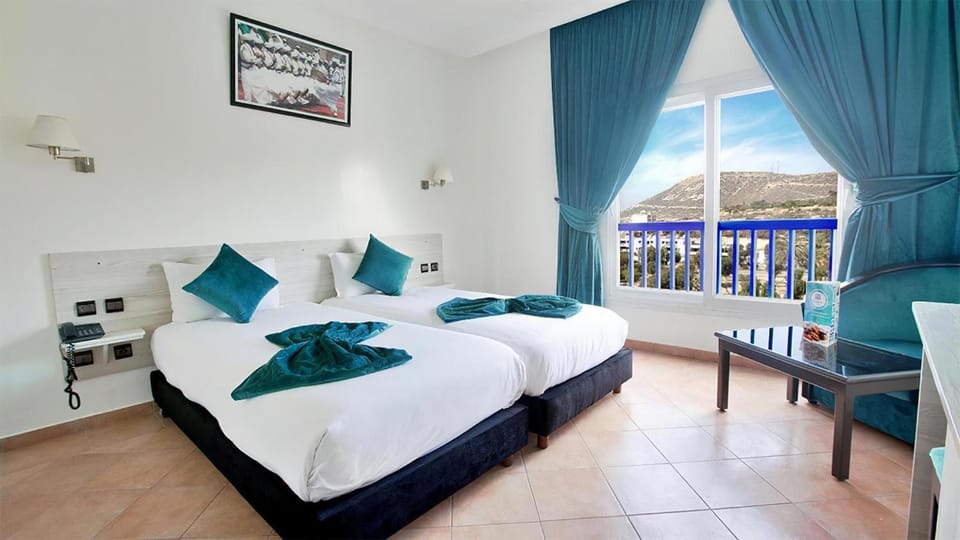 Bedroom, Mountain view