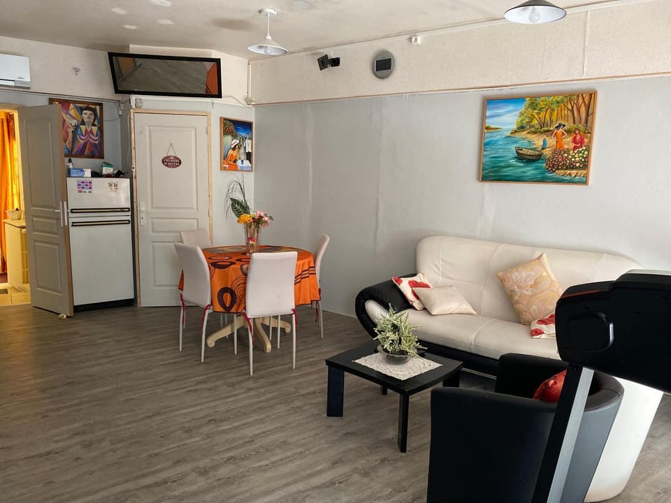 Living room, Dining area