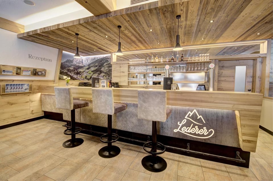 Lobby or reception, Lounge or bar