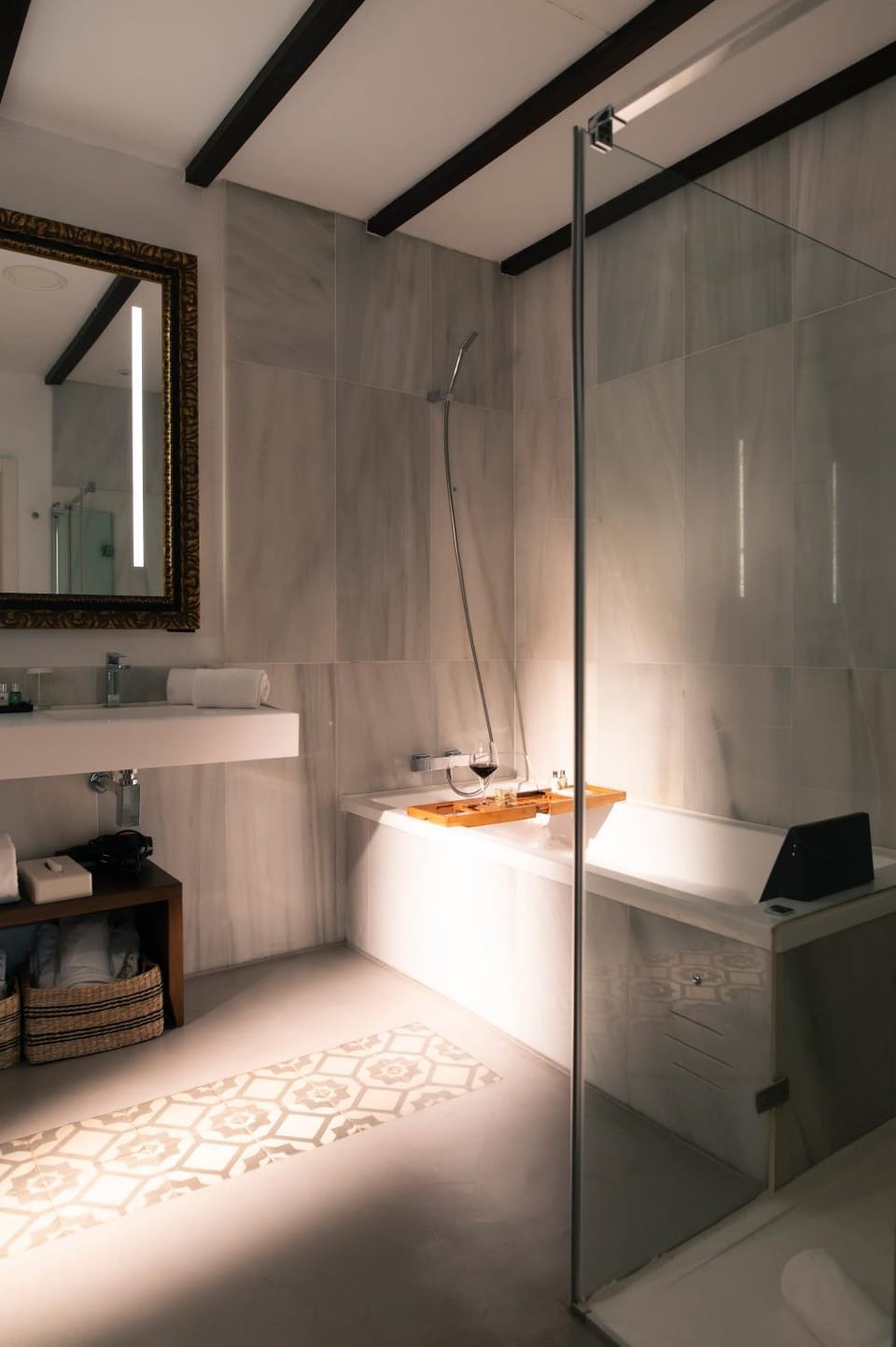 Shower, Bathroom, towels