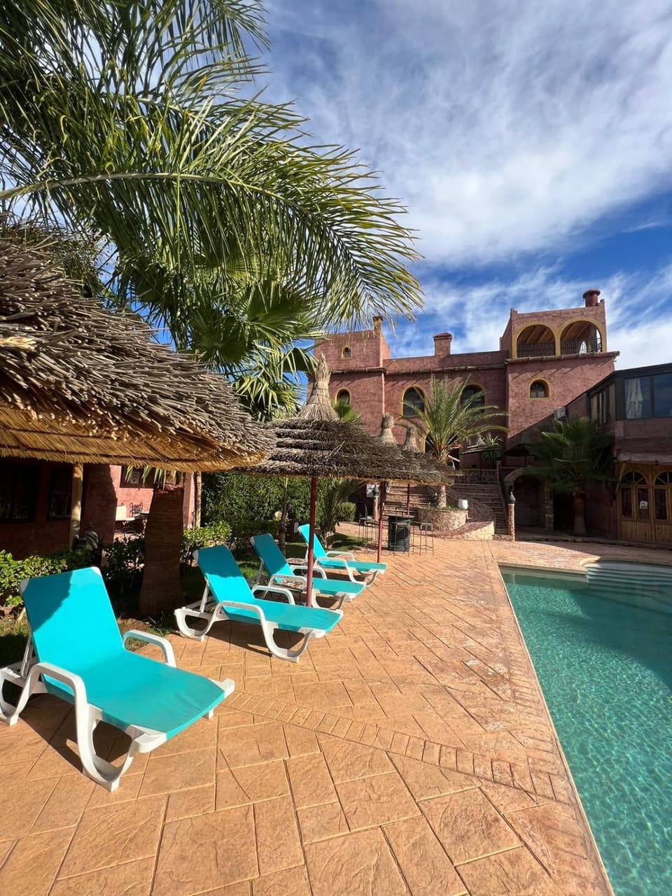 Property building, Day, Pool view, Swimming pool