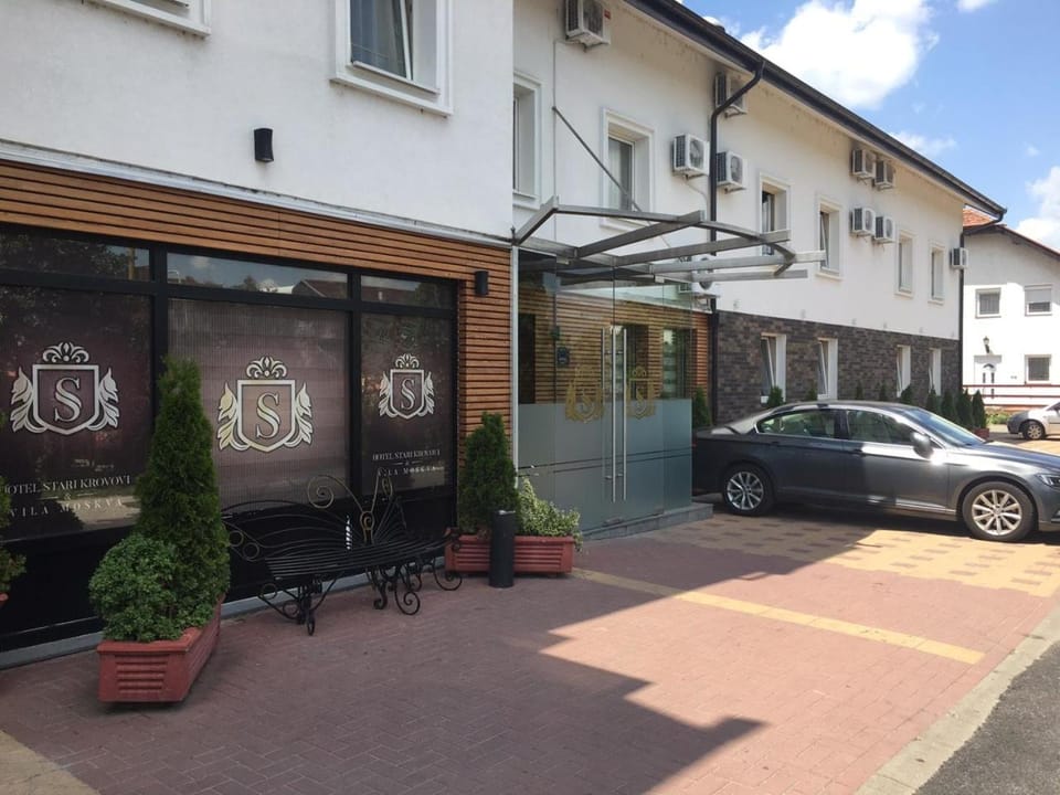 Property building, Facade/entrance, Logo/Certificate/Sign