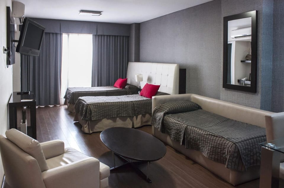 Bed, Day, Living room, Photo of the whole room, Bedroom, air conditioner