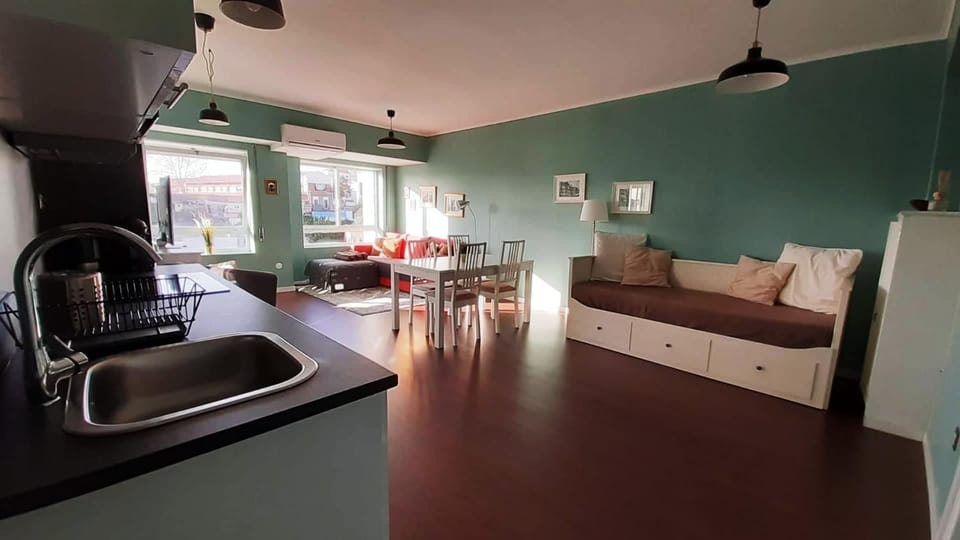 Kitchen or kitchenette, Living room
