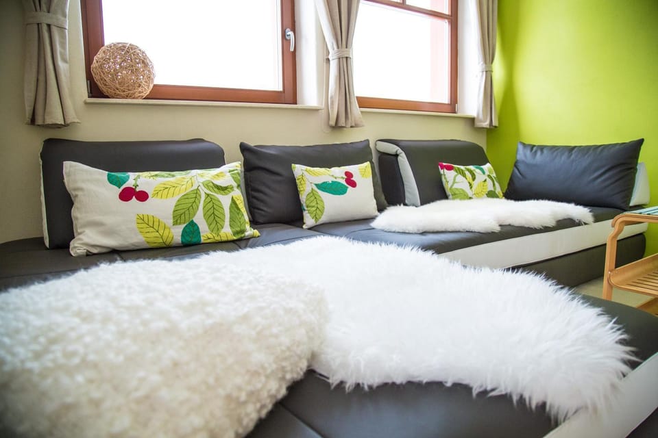 Living room, Photo of the whole room