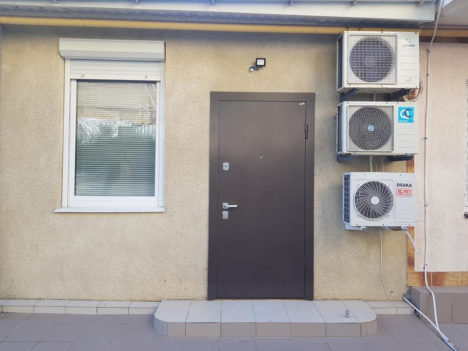 Facade/entrance