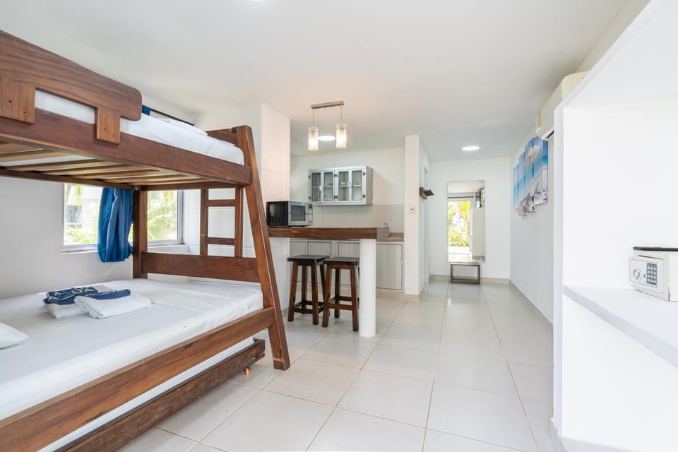 Kitchen or kitchenette, Photo of the whole room, Dining area, Bedroom, minibar, towels