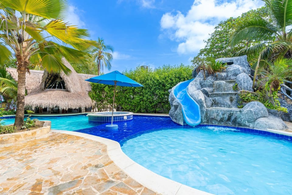 Day, Natural landscape, Pool view, Swimming pool