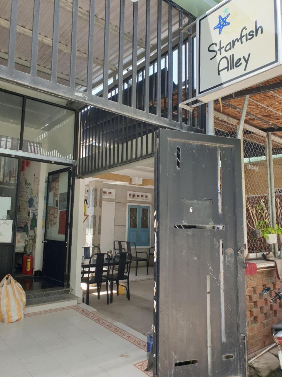 Facade/entrance, Day