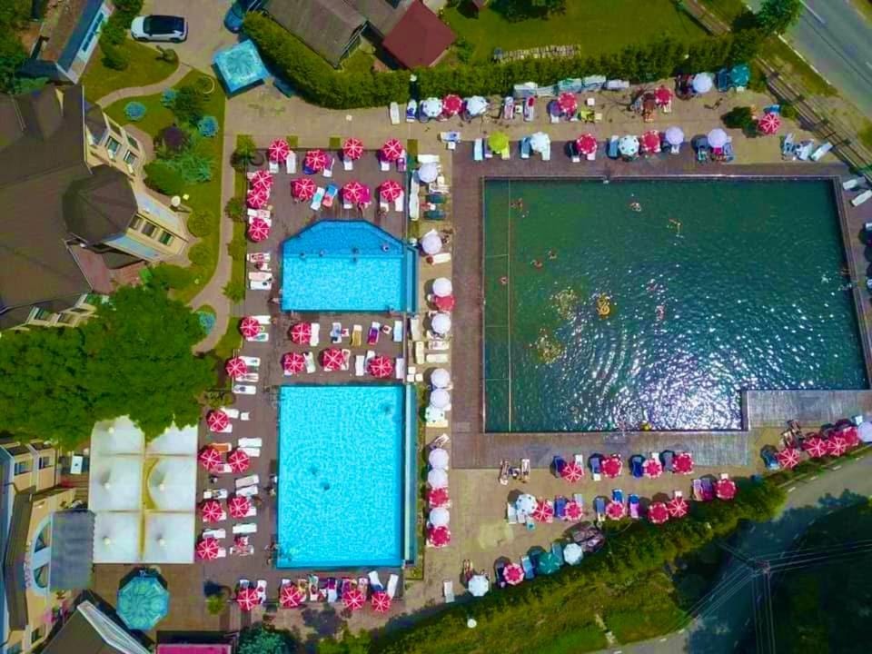 Day, People, Natural landscape, Bird's eye view, Beach, Lake view, Pool view, Swimming pool, group of guests, sunbed