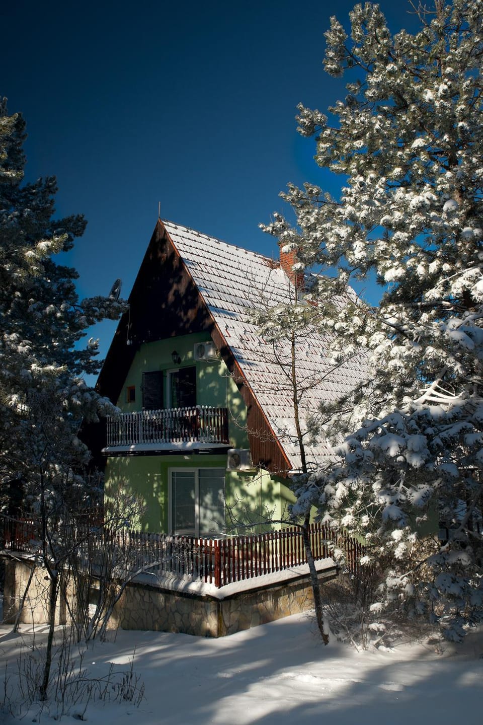 Facade/entrance, Winter, Balcony/Terrace, Mountain view