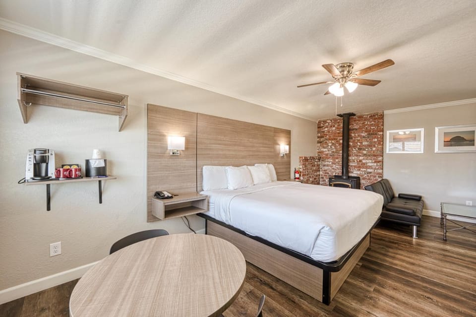 Harbor House Inn Hotel in Morro Bay