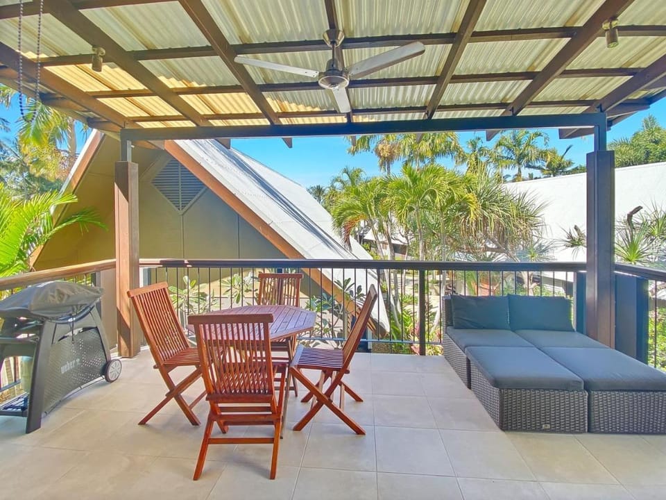 Pure Magnetic Villa 9 Villa in Yates Street