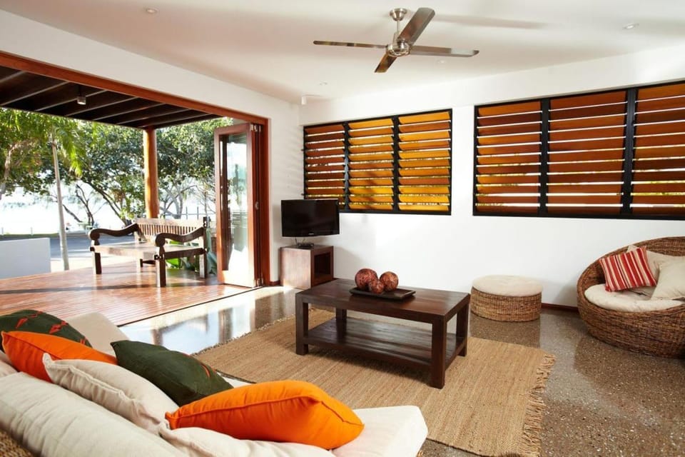 Villa Kembali House in Horseshoe Bay