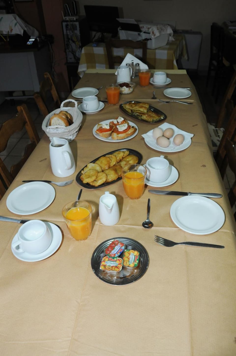 Coffee/tea facilities, Dining area