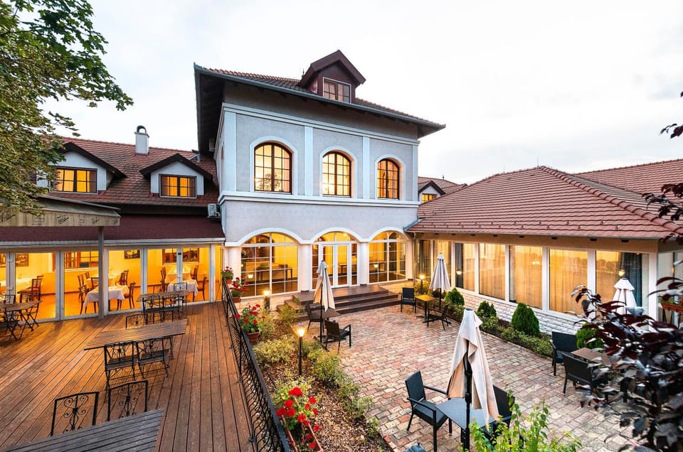 Property building, Patio, Garden