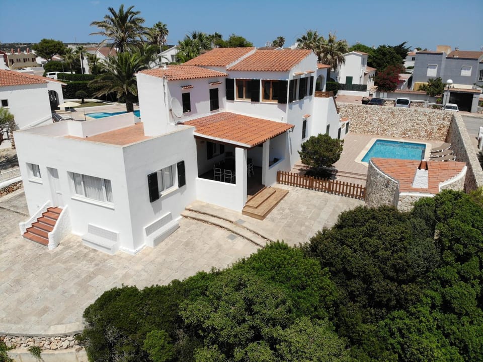 Facade/entrance, Off site, Bird's eye view, sunbed