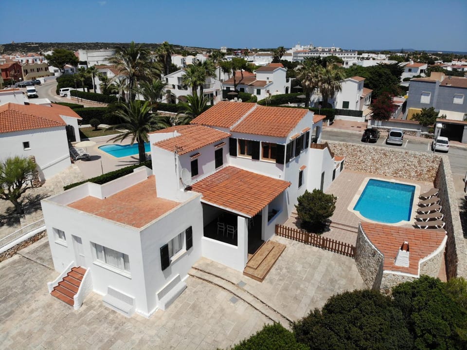 Facade/entrance, Off site, Bird's eye view, Swimming pool, sunbed