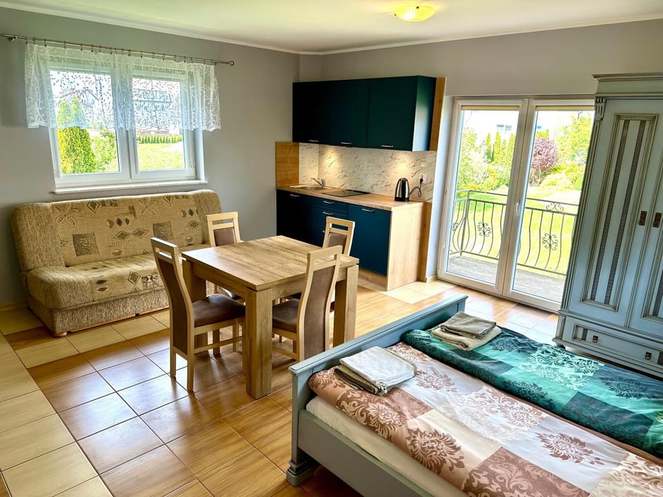 View (from property/room), Balcony/Terrace, Living room, Photo of the whole room, Dining area, Bedroom, furniture