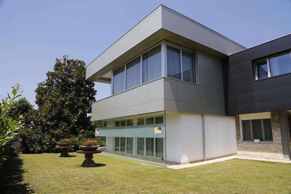 Property building, Day, Garden