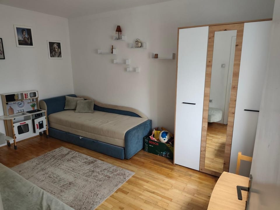 Bed, Day, children, children, older children, older children, Family, Family