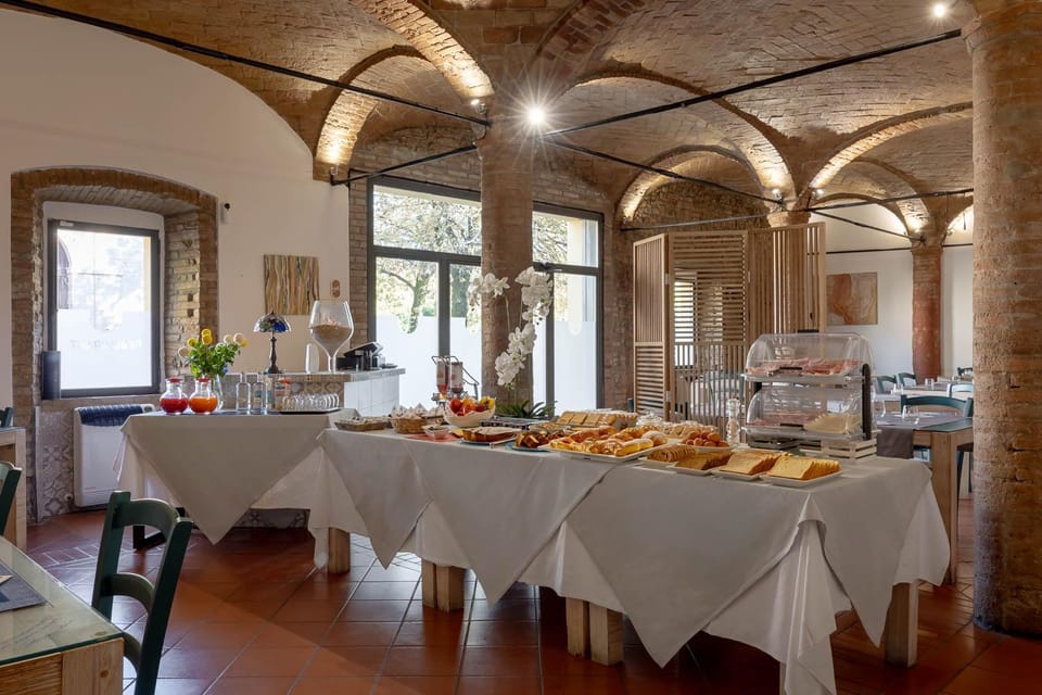 Restaurant/places to eat, Food and drinks, Food, Breakfast, Continental breakfast, Buffet breakfast