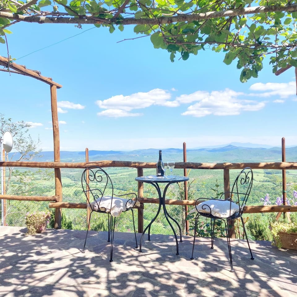 House with stunning views House in Tuscany