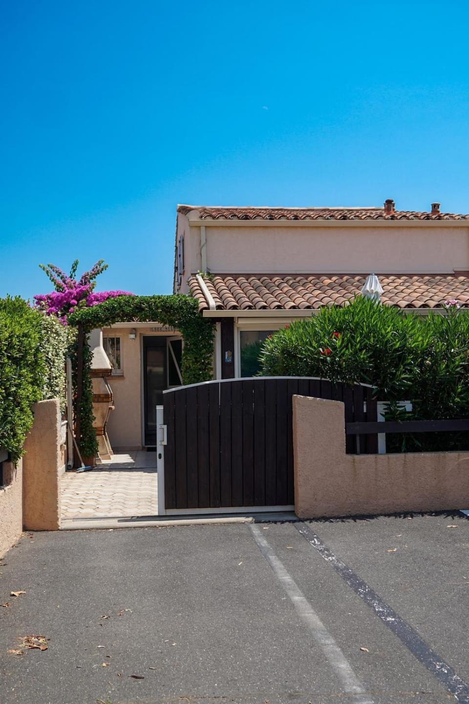 Villa au calme à 200m de la plage de Rochelongue House in Agde
