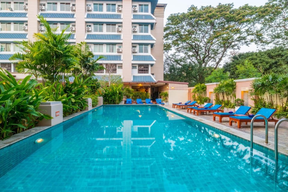 Swimming pool