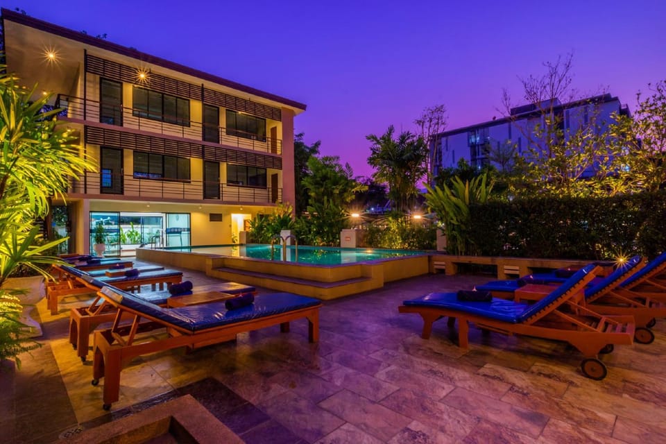 Swimming pool