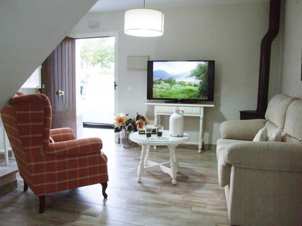 Summer, TV and multimedia, Lounge or bar, On site, Sunset